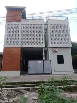 DIJUAL KOST EXLCUSIVE DEKAT KAMPUS UTY JOMBOR