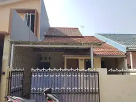 DISEWAKAN! Rumah Anti Banjir, Semi Furnished, Akses Mudah