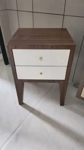 Nakas 2 laci minimalis