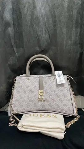 Tas GUESS baru (new)