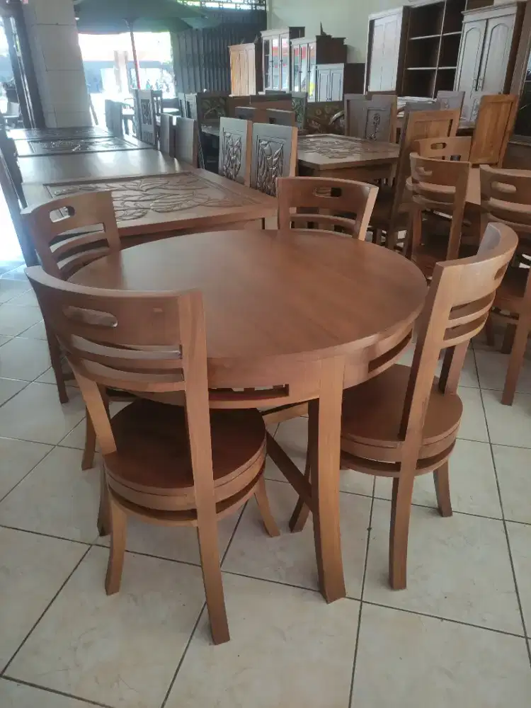 Meja Makan Minimalis Bundar