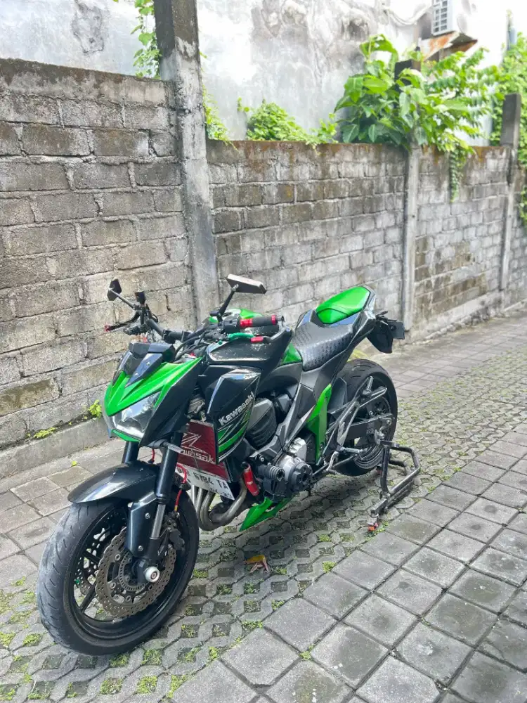 Kawasaki Z800 low km
