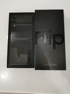 Samsung galaxy Z flip 4 8/512 graphite