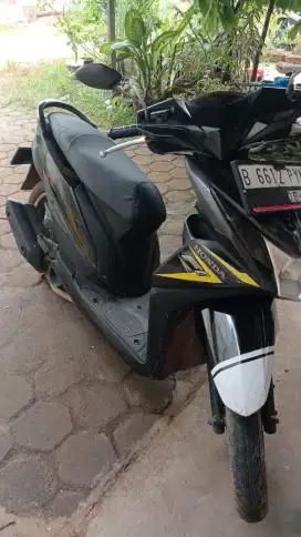 Motor Beat FI Tahun 2014 SS Lengkap pajak bln 8 jual aja minus pemaken