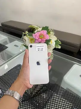 iphone SE gen 3 fullset mulus nominus terima tuker tambah/kredit