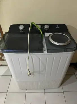 Mesin cuci elektrolux 2 tabung