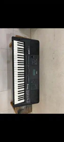 Keyboard yamaha psr e453 istimewa