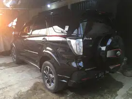 Toyota Rush Hitam AT KM low Tanpa PR