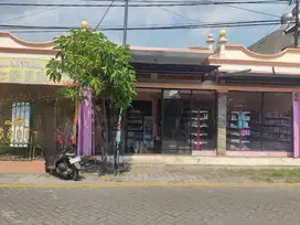 Rumah dan tempat usaha (toko) Pongangan Indah dekat Gresik Town Square