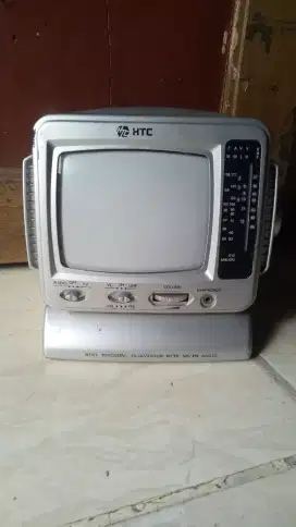TV Hitam Putih mini ukuran 5 (inch)