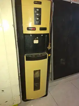 Dispenser miyako galon bawah