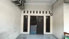 Dijual  cepat Rumah plus kos2an Jakarta Barat bangunan baru