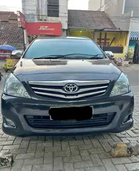 Toyota Kijang Innova 2011 Bensin
