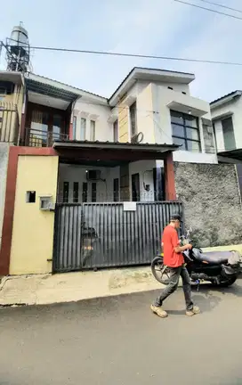 Rumah strategis nyaman pejaten ps.minggu 80jt/thn