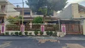 Jual Rumah Bangunan Lama 2 Lantai di Jl. Agraria Raya