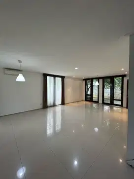 Rumah  Dekat Stasiun MRT Fatmawati Daerah Cilandak Barat Jaksel