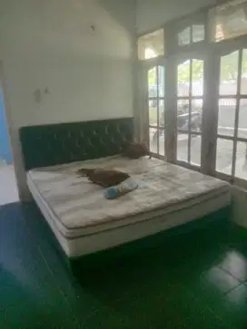 Dikontrakkan bulanan, 1 bulan 1jt  halaman cukup luas letak di pojok