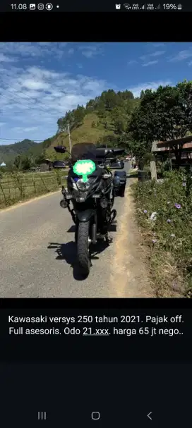 Kawasaki versys 250 black .