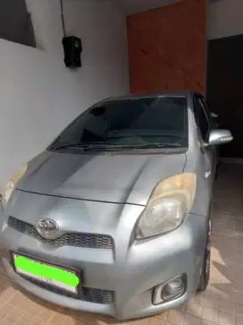 Yaris J 1.5 M/T 2012