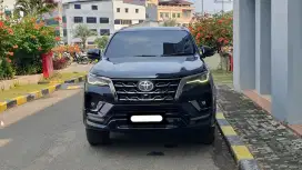 Toyota fortuner vrz gr sport 2022 hitam diesel