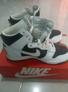 Dijual... Dijual W NIKE DUNK HIGH LX bekas berkualitas