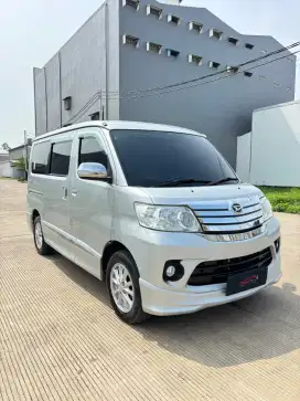 Daihatsu Luxio X manual murah 2018 silver