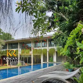 Pejaten Barat Rumah Cantik Design Resort Lingkungan Asri