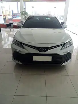 Camry Hybrid 2.5 Putih Metalik 2022