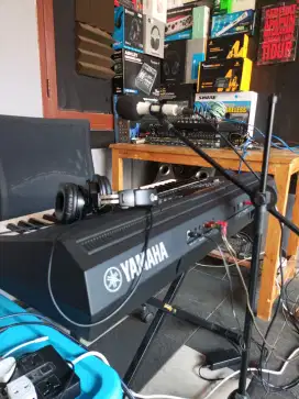Yamaha PSR S750