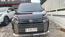 Toyota Voxy Matic Tahun 2022