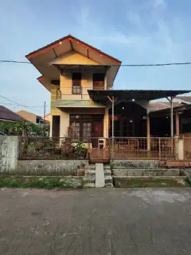 RUMAH HUK di PONDOK PEKAYON INDAH