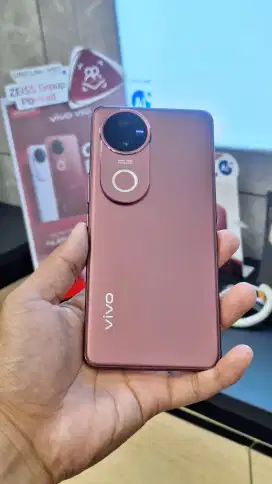 Free Voucher 200K + Potongan CC Vivo V50 5G Ram 24/256
