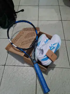 RAKET TENIS BABOLAT DAN SEPATU ASICS