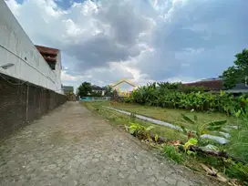 TANAH LUAS TEPI JALAN BESAR DI MAGUWOHARJO SLEMAN