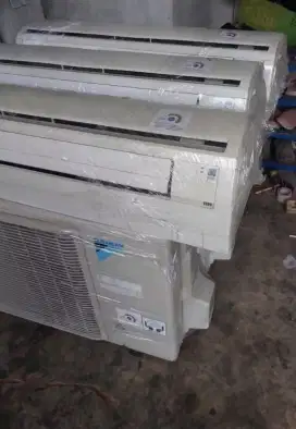 Ac daikin 2pk masih ori dan bergaransi