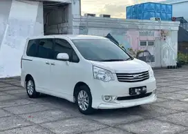 Sudah Coolbox . Toyota Nav1 V Limited 2016 Nav 1