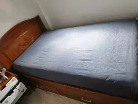 Dipan kasur informa