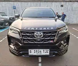 Toyota Fortuner VRZ GR 2.8 AT
