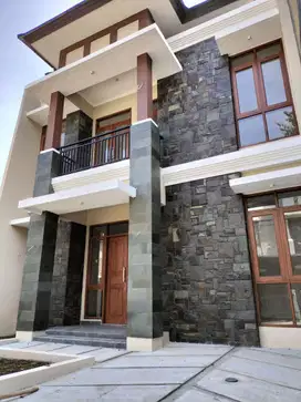 RUMAH MEWAH MODERN CLUSTER EKSLUSIF MARGAHAYU RAYA BUAHBATU BANDUNG