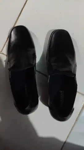 SEPATU PANTOFEL WANITA