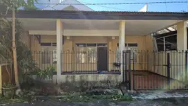 EMA352 Dijual Rumah Second Siap Huni Murah SHM di Klampis Harapan
