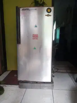 Kulkas satu pintu merk Sharp