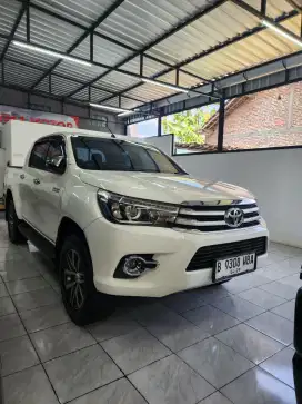 Toyota Hilux V AT 4x4