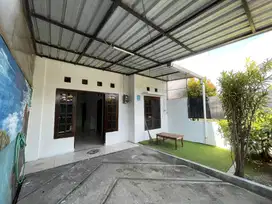 Dijual Rumah di Belakang Hotel Hyatt Palagan