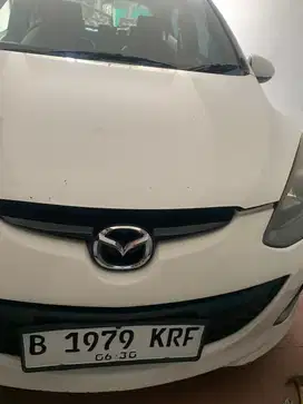 Mazda2 1.5 V A/T 2014 – Putih