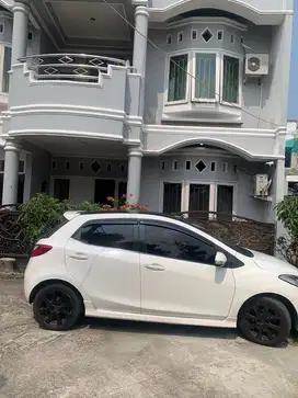 Mazda2 1.5 V A/T 2014 – Putih