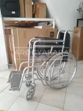 Kursi roda standart bekas