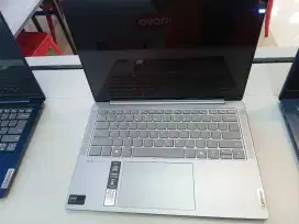 Lenovo Yoga intel EVO
