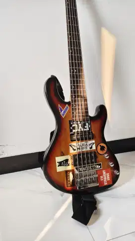Bass Cort 5 senar aktif