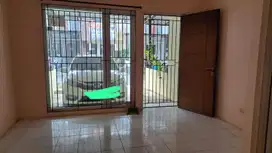 DIJUAL MURAH RUMAH 2 LANTAI DI GOLDEN PALM FRANCHESI